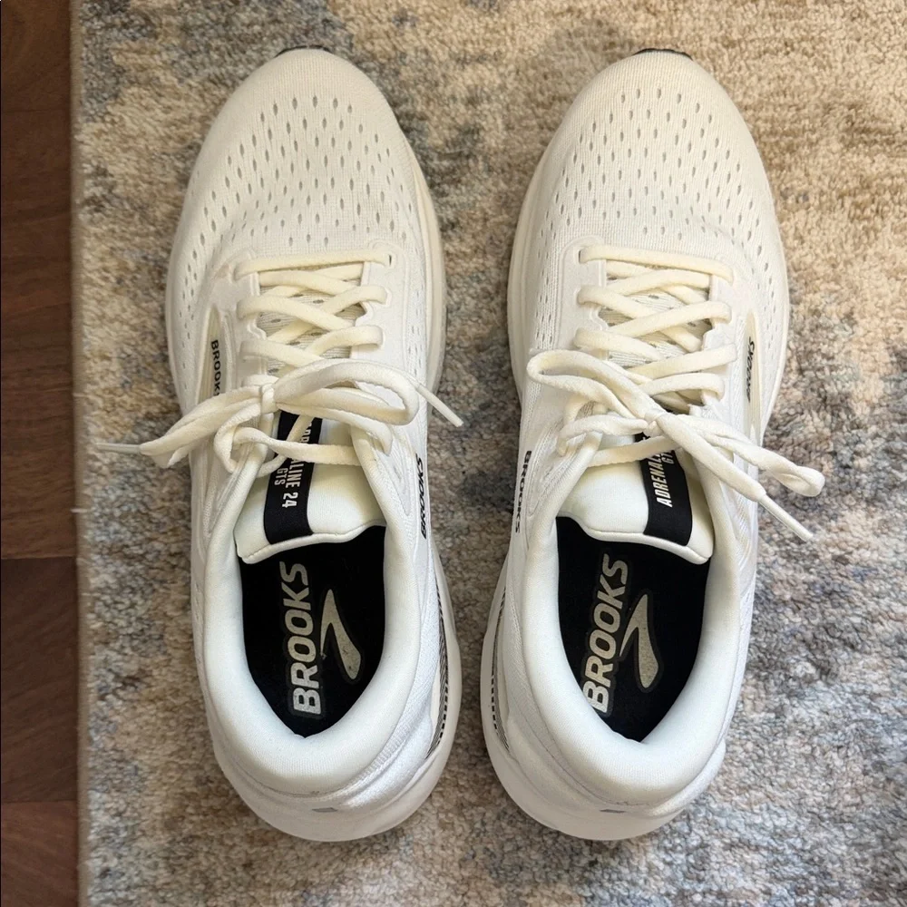 Brooks Men's Athletic Shoes in Cream/White